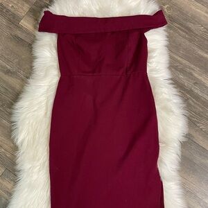 Lulus Maroon body con dress
